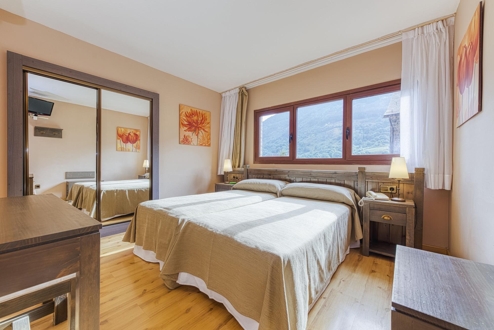 Hotel Viella Esterno foto